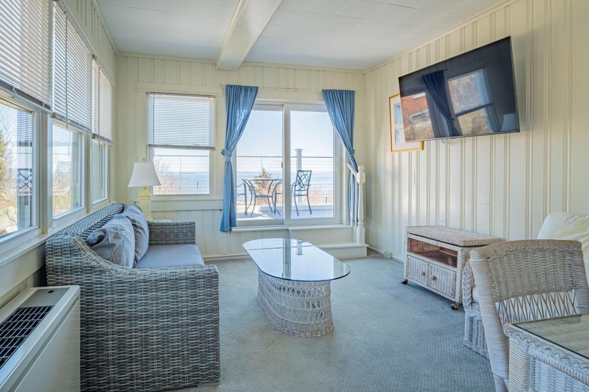 Inn Yankee Clipper
